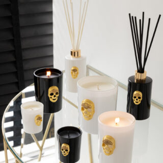 VELA PERFUMADA CON CALAVERA DE LUJO, 3 und.
